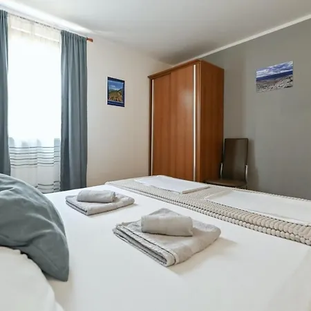 Prázdninový dům Marianna In Pag - Haus Fuer 5 Personen *