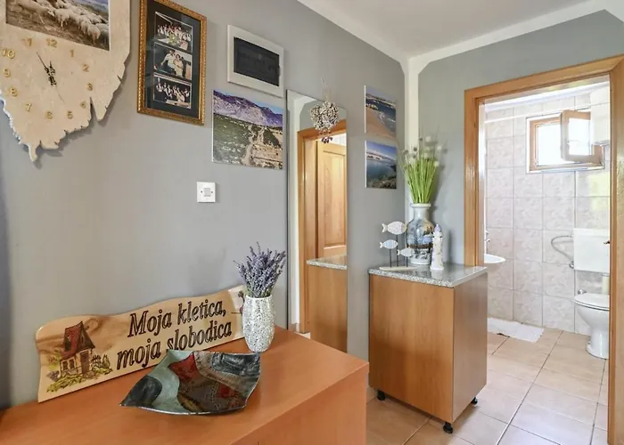 Marianna In Pag - Haus Fuer 5 Personen * Колан